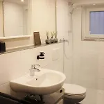 Am Rosenberg * داون